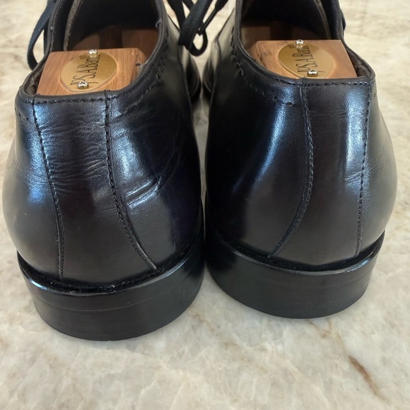 MEZLAN Black captoe Oxfords
*shoe box and bags included - Picture 6 of 7